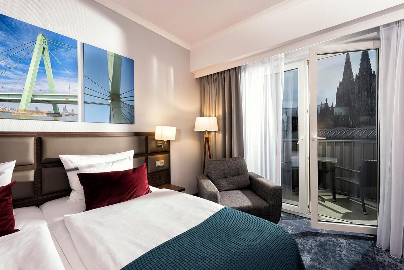 Sunset - Du, Deine Truppe Und Eine Einzigartige Stadt - Cologne Room photo